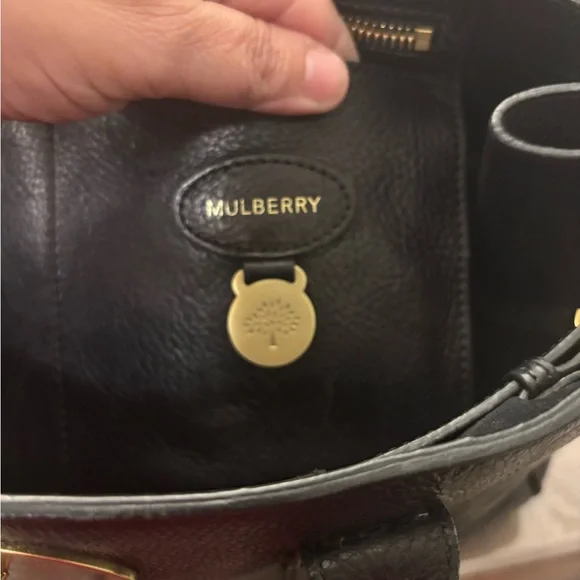 Authentic Mulberry Bayswater Black Leather Bag with Gold Details w/ COA - Picture 5 of 7